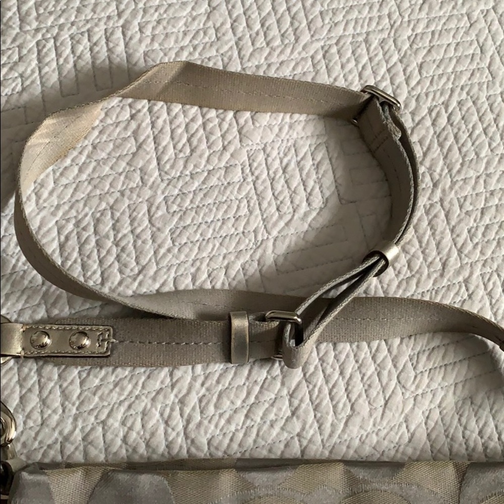Purse - Picture 2 of 8